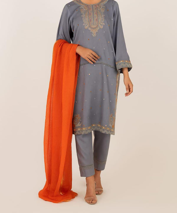 3 Pc Embroidered Lawn Suit